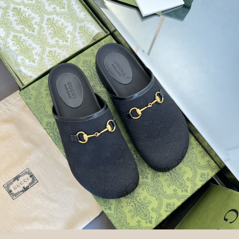 G*u*i slippers